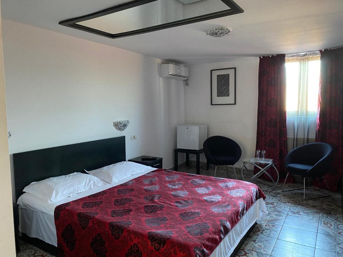 Motel Valentina Ion Roată Exteriér fotografie